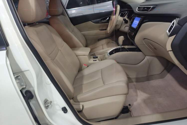 Used Nissan X-Trail 2014 2.5L CVT Luxury Edition 4WD
