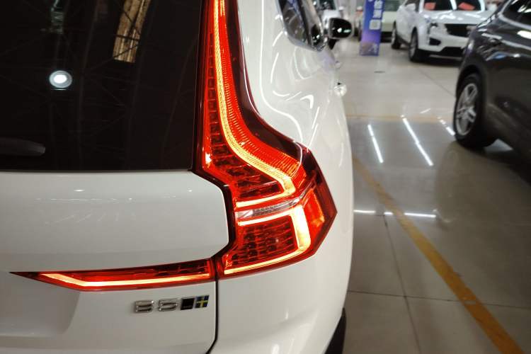 Used Volvo XC60 2023 B5 4x4 Smart Luxury Edition
