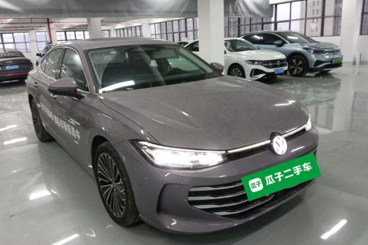 Used Volkswagen Passat 2025 Pro 380TSI Dragon Supreme Edition
