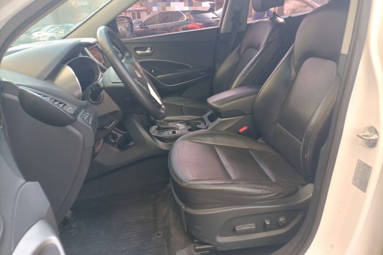 Used Hyundai Santa Fe 2013 2.4L Automatic Two-Wheel Drive Smart Version