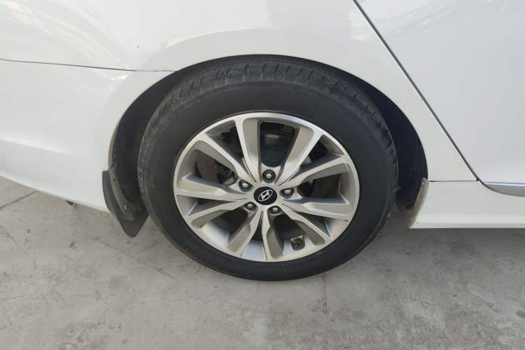 Used Hyundai Sonata 2014 2.4L Automatic Leading Edition China IV Standard
