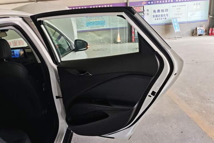 Used Buick Velite 6 2023 Revised Version 430 km Range – Commuter Edition
