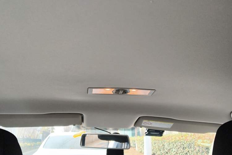 Used Volkswagen Gran Lavida 2015 1.6L Manual Fashion Edition
