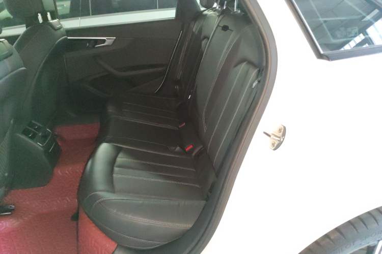 Used Audi A4L 2023 40 TFSI Luxury Dynamic Model
