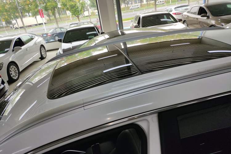 Used Geely Auto Emgrand X7 Sport 2020 1.8TD DCT Two-Wheel Drive Smart Connect 4G-Enabled Version
