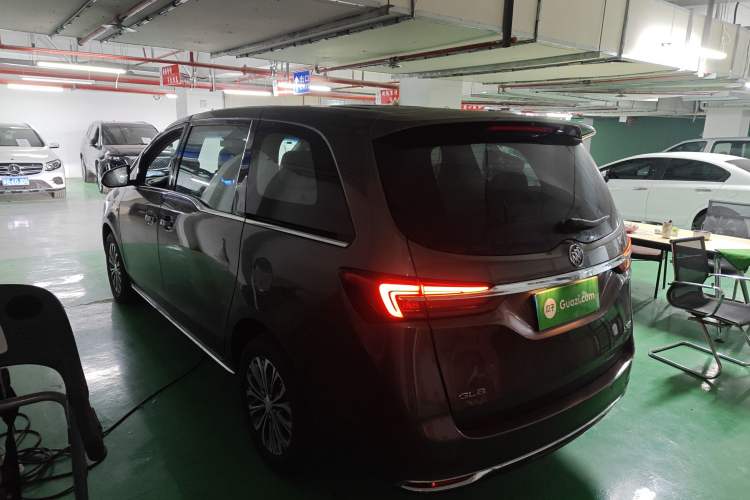 Used Buick GL8 2023 Land Executive Class Comfort Model
