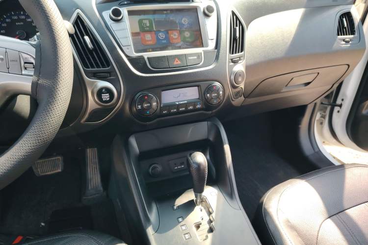 Used Hyundai ix35 2015 2.0L Automatic 2WD Smart Type China IV