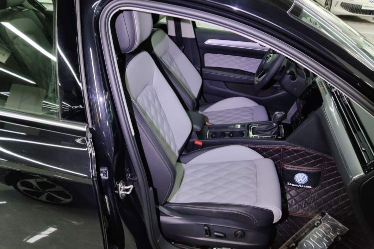 Used Volkswagen Magotan 2023 2 Million Units Limited Edition 330TSI DSG Leading Version
