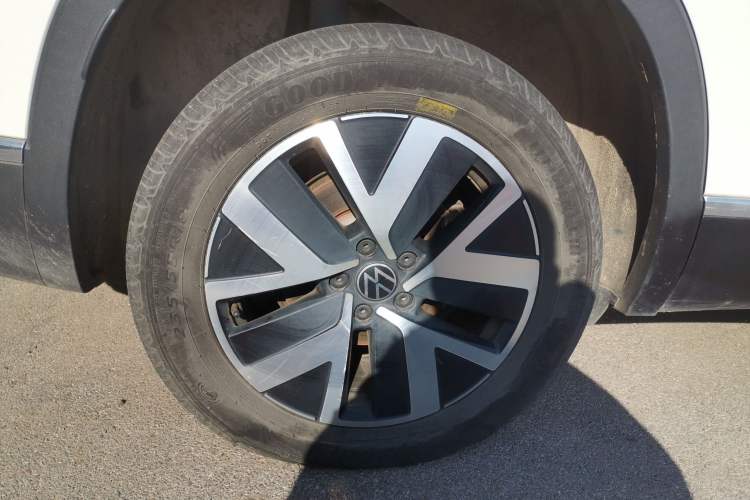 Used Volkswagen Tayron 2023 300TSI Two-Wheel-Drive Luxury Plus Advanced Edition
