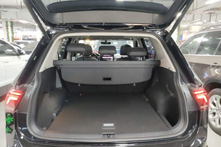 Used Volkswagen Tiguan L 2022 330TSI Automatic Two-Wheel Drive R-Line Enhanced Edition
