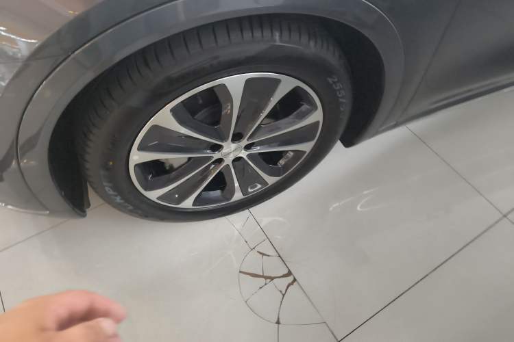 Used Hima Luxeed R7 2025 Range-Extended Version 251 km Max
