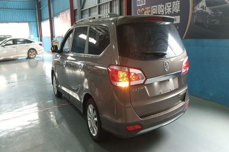 Used Baojun 730 2014 1.5L Manual Luxury Navigation ESP Version 7 Seats