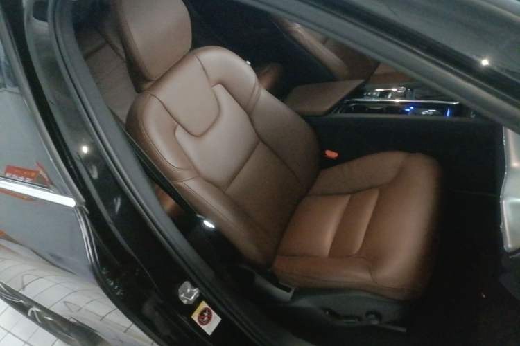 Used Volvo XC60 2019 T5 4x4 Zhiyuan Edition China VI Standard