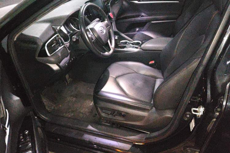 Used Toyota Camry 2023 2.0GVP Premier Edition
