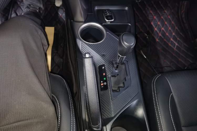 Used Toyota RAV4 2015 2.0L CVT Two-Wheel Drive Fashion Edition
