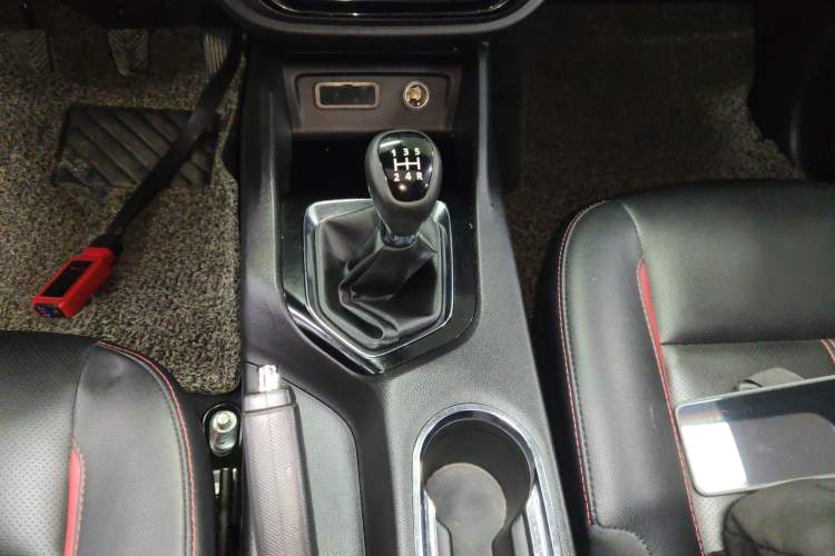 Used Soueast DX3 2016 1.5L Manual Luxury Version
