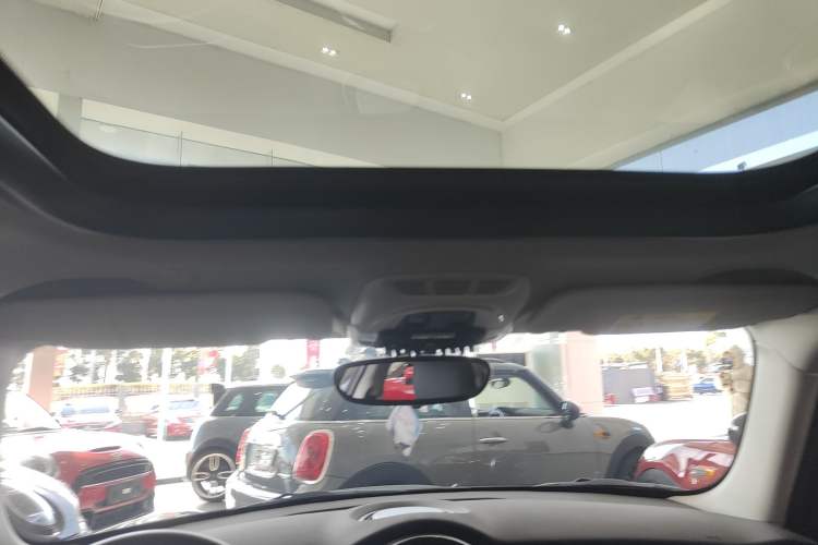 Used  MINI 2023 Updated 1.5T COOPER Artist Five-Door Edition
