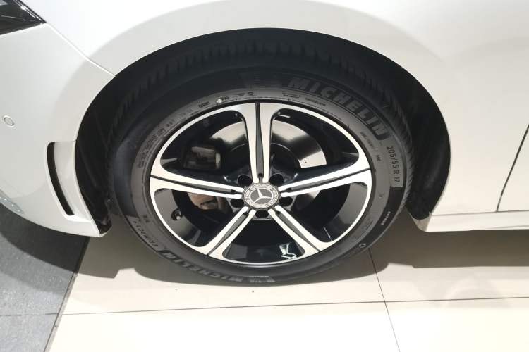 Used Mercedes-Benz A-Class 2022 Revised Version A 200 L Sport Sedan Fashionable Style
