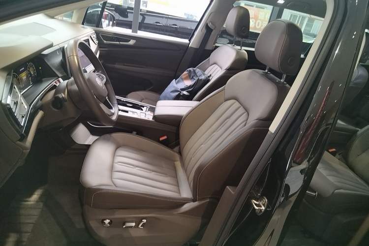 Used Volkswagen Viloran 2024 330TSI Luxury Edition