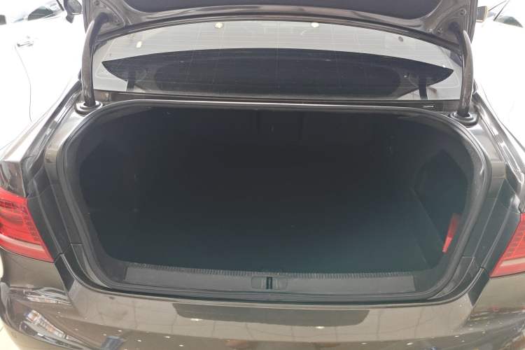 Used Volkswagen Magotan 2016 1.8TSI Smart Comfort Model
