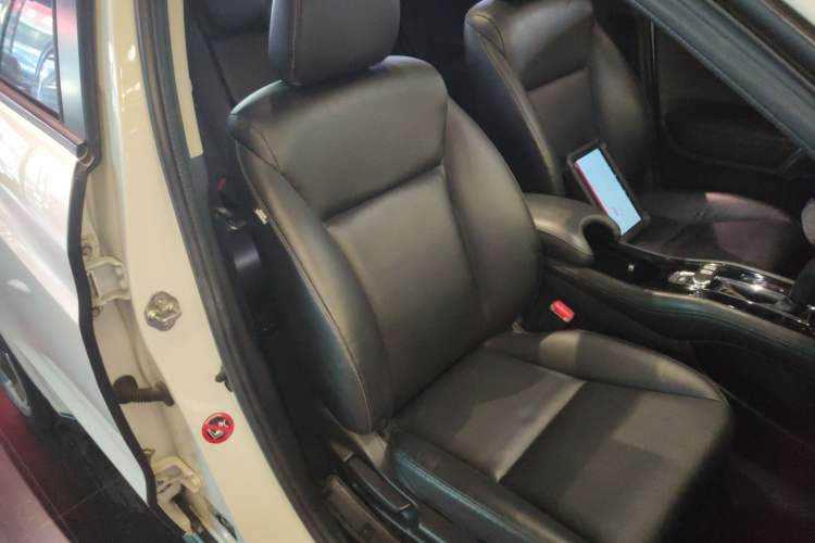 Used Honda Vezel 2017 1.8L CVT Front-Wheel Drive Pioneer Edition