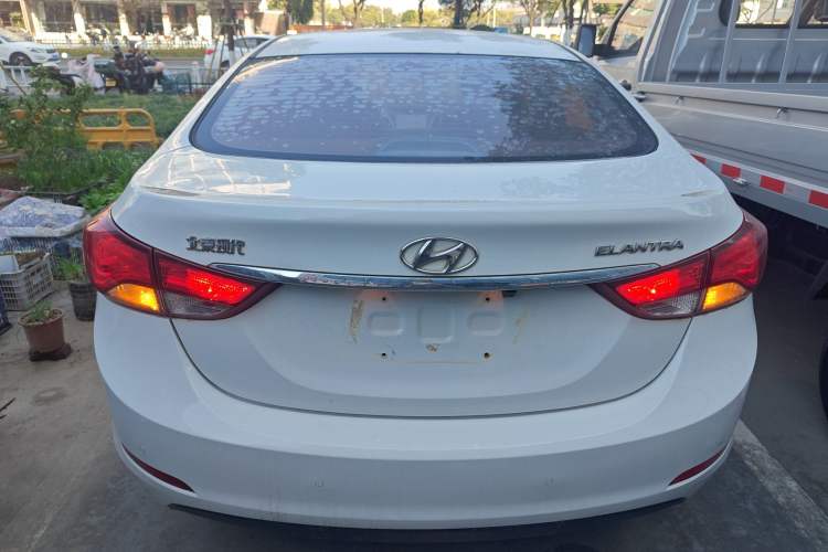 Used Hyundai Elantra 2016 1.6L Automatic Smart Version
