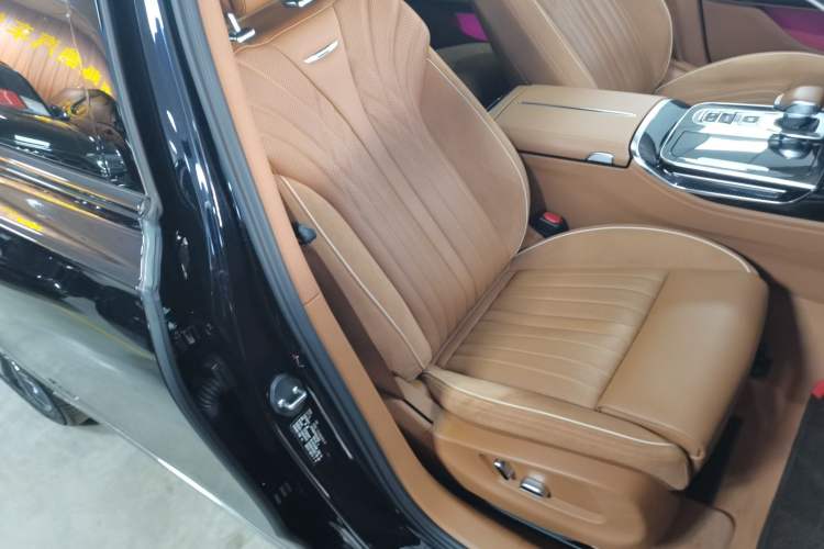 Used Hongqi H9 2024 2.0T Qichang Private Enjoyment Luxury Edition
