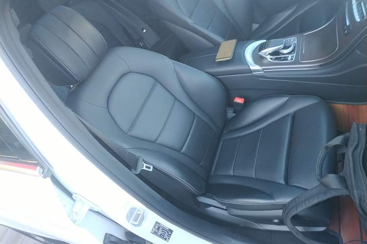 Used Mercedes-Benz GLC 2016 GLC 300 4MATIC Dynamic Model