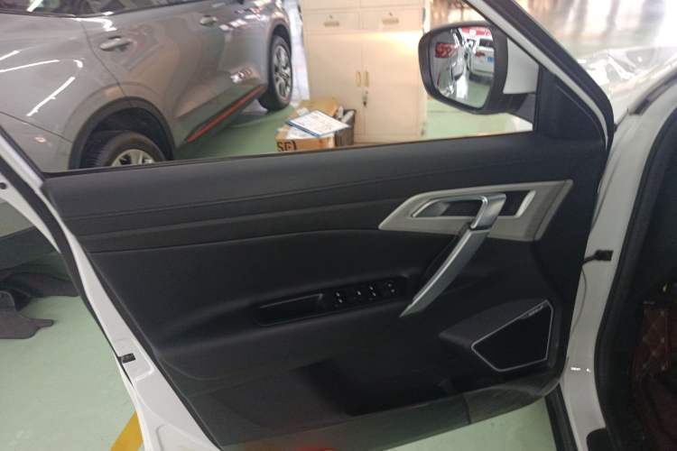 Used Geely Auto Emgrand X7 Sport 2018 1.8TD Automatic Two-Wheel Drive Zhiya Model