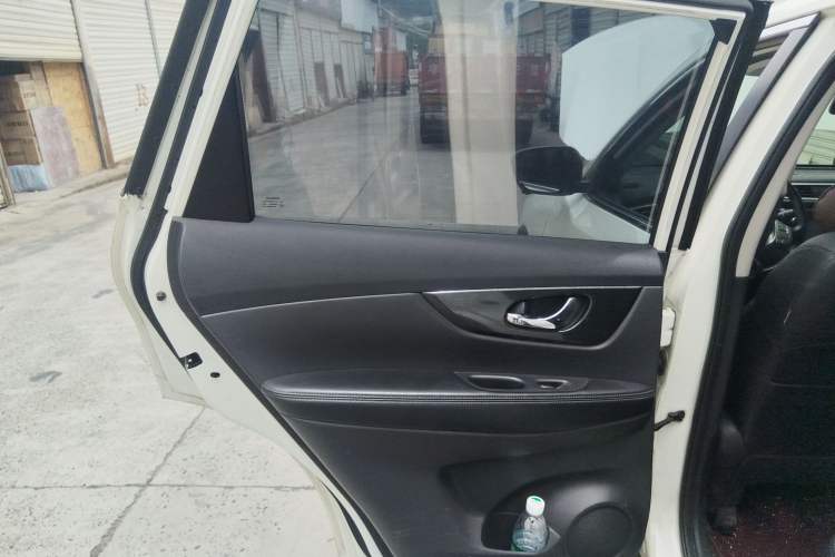 Used Nissan X-Trail 2014 2.5L CVT Luxury Edition 4WD
