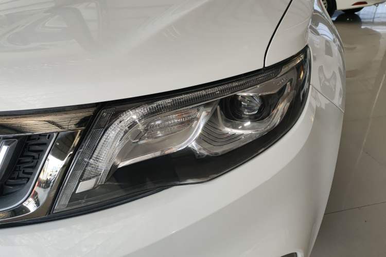 Used Geely Auto Emgrand X7 Sport 2018 1.8TD Automatic Two-Wheel Drive Smart Connect 4G Internet Edition