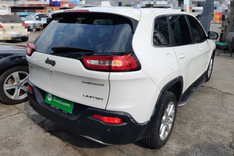 Used  Cherokee 2017 2.0L Superior Edition
