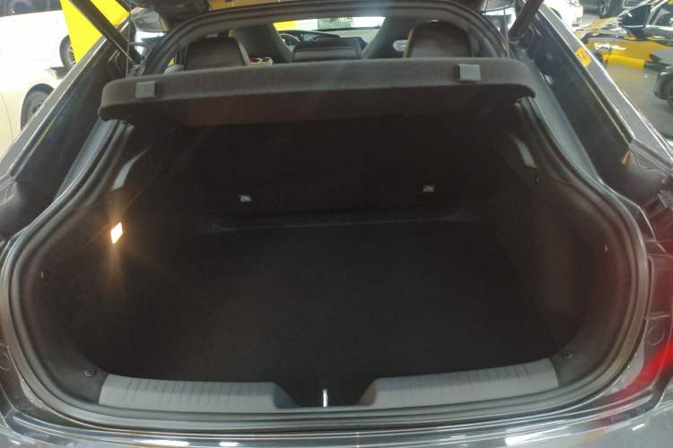 Used Changan UNI-V iDD 2024 Blue Whale Smart Electric iDD 136km Luxury Model
