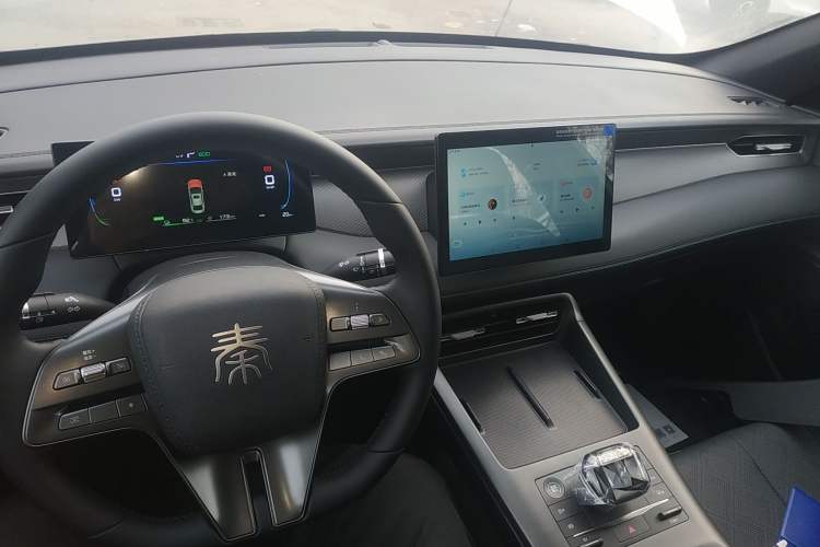 Used BYD Qin PLUS 2025 DM-i Smart Drive 55KM Leading Model