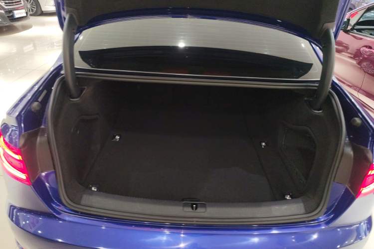 Used Audi A4L 2019 40 TFSI Ambition China VI
