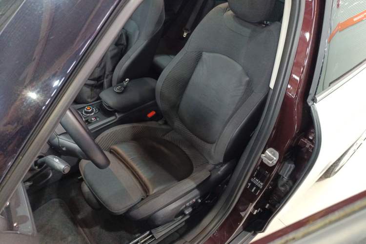 Used  Clubman 2016 Updated 1.5T COOPER Geek Edition
