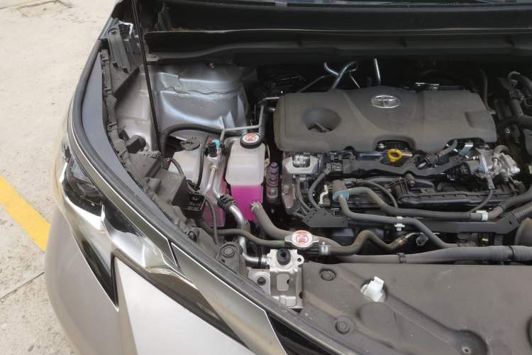 Used Toyota Sienna 2023 2.5L Hybrid Deluxe Edition
