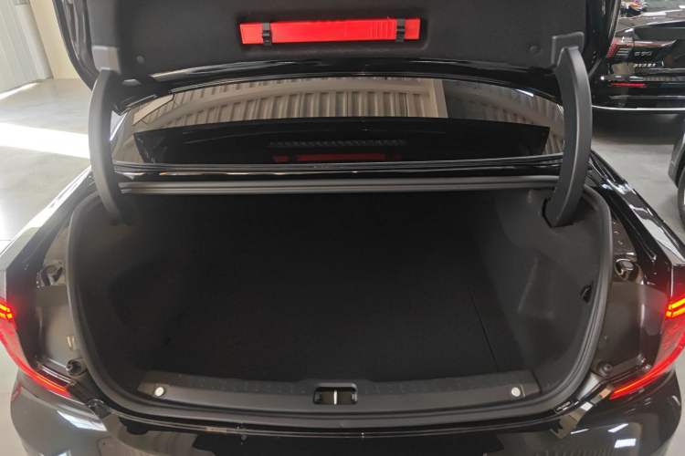 Used Volvo S90 2024 B5 Luxury Smart Edition
