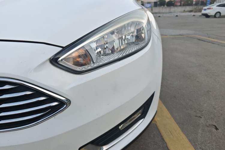 Used Ford Focus 2018 Sedan Classic 1.6L Automatic Comfort Plus Smart Drive Version
