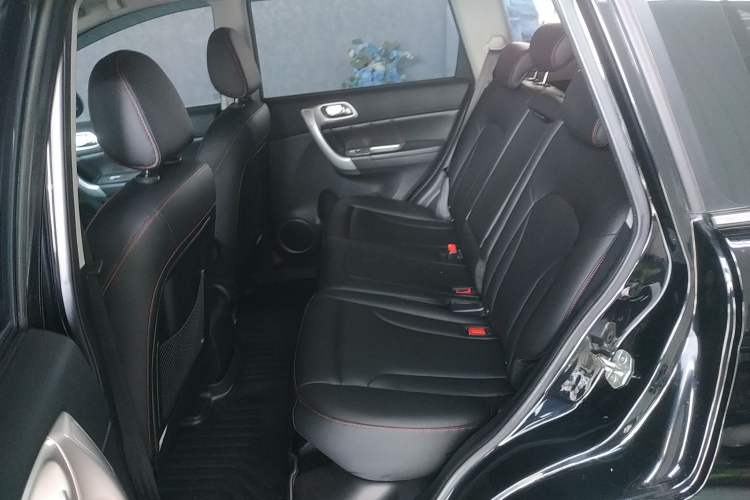 Used Haval H6 2016 Upgraded Model 1.5T Manual Two-Wheel Drive Elite Version
