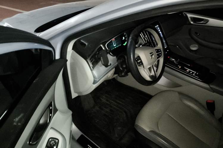 Used  ER6 2021 New Dynamic Edition 620km Smart Drive Version
