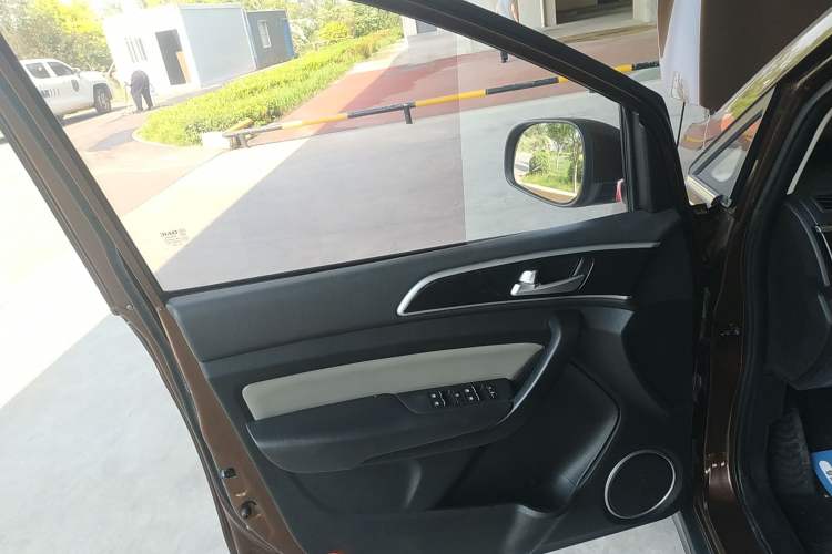 Used HYOSOW H3 2015 1.5L Manual Comfort Model