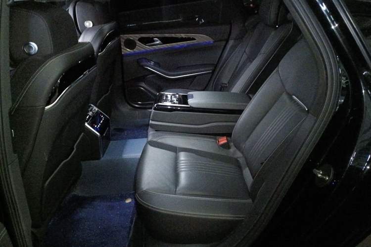 Used Hongqi H9 2020 2.0T Smart Connect Flagship Edition
