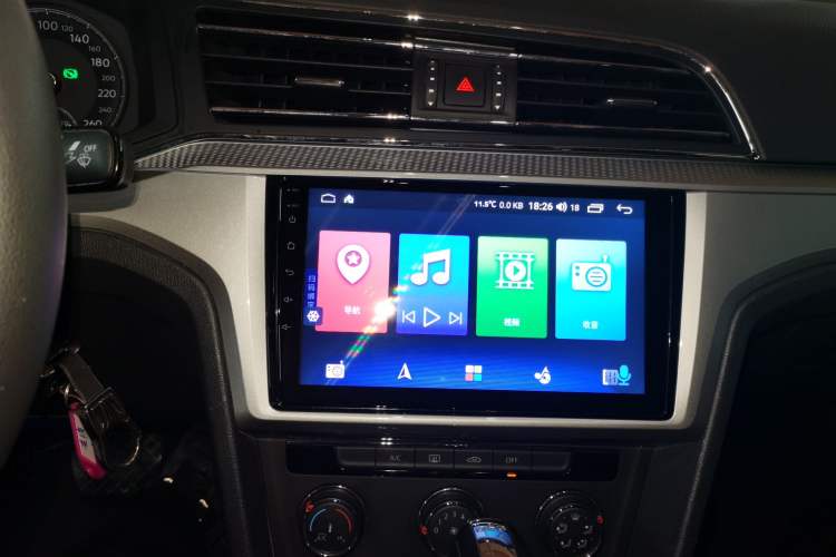 Used Volkswagen Lamando 2019 230TSI DSG Fashion Edition China VI
