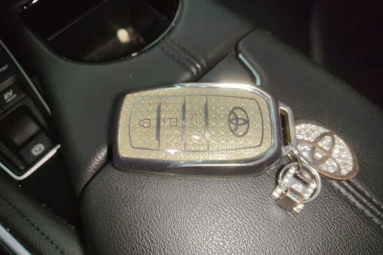 Used Toyota Avalon 2023 Dual-Engine 2.5L Luxury Edition