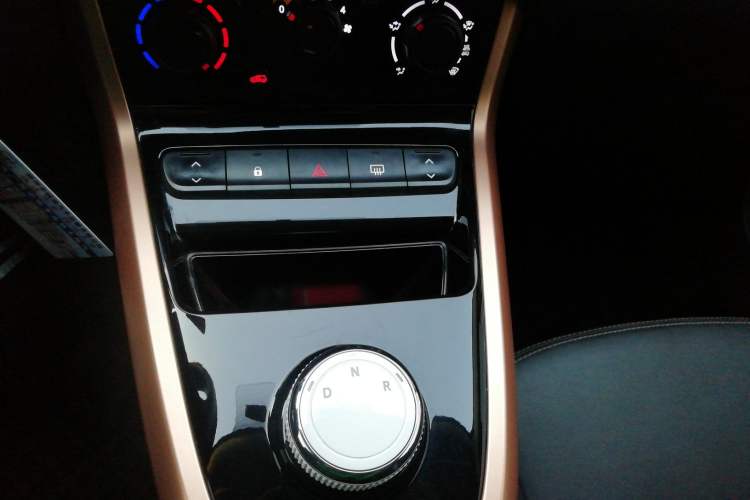 Used Dongfeng NAMMI BOX 2022 Champion Edition Light Wind Version 201KM Standard Model
