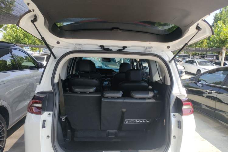 Used GAC Trumpchi M6 2023 PRO 270T DCT Luxury Edition
