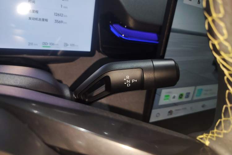 Used Lynk & Co 08 EM-P 2025 220 km All-Wheel-Drive Performance Halo