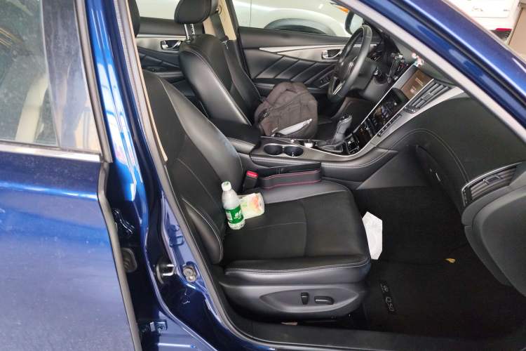 Used Infiniti Q50L 2018 2.0T Enjoyment Version China VI Standard
