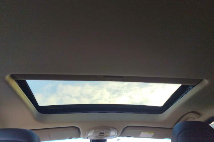 Used Baojun 730 2017 1.8L iAMT Prestige Version 7 Seats
